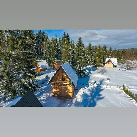 بيت للعطل Tisina Tare *