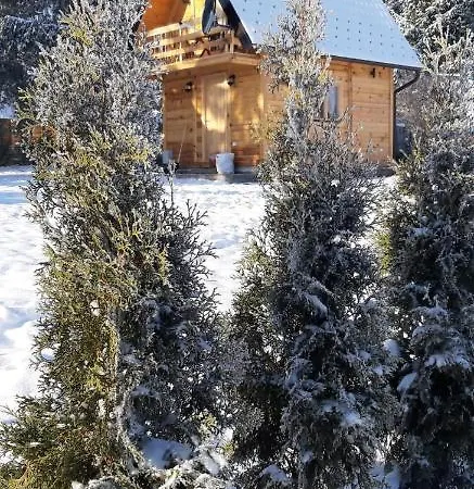 بيت للعطل Tisina Tare